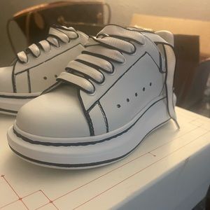 BRAND NEW KIDS ALEXANDER MCQUEEN OVER SIZED SHOES